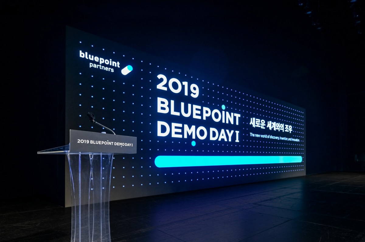 Backdrop cho sự kiện Bluepoint Demo Day