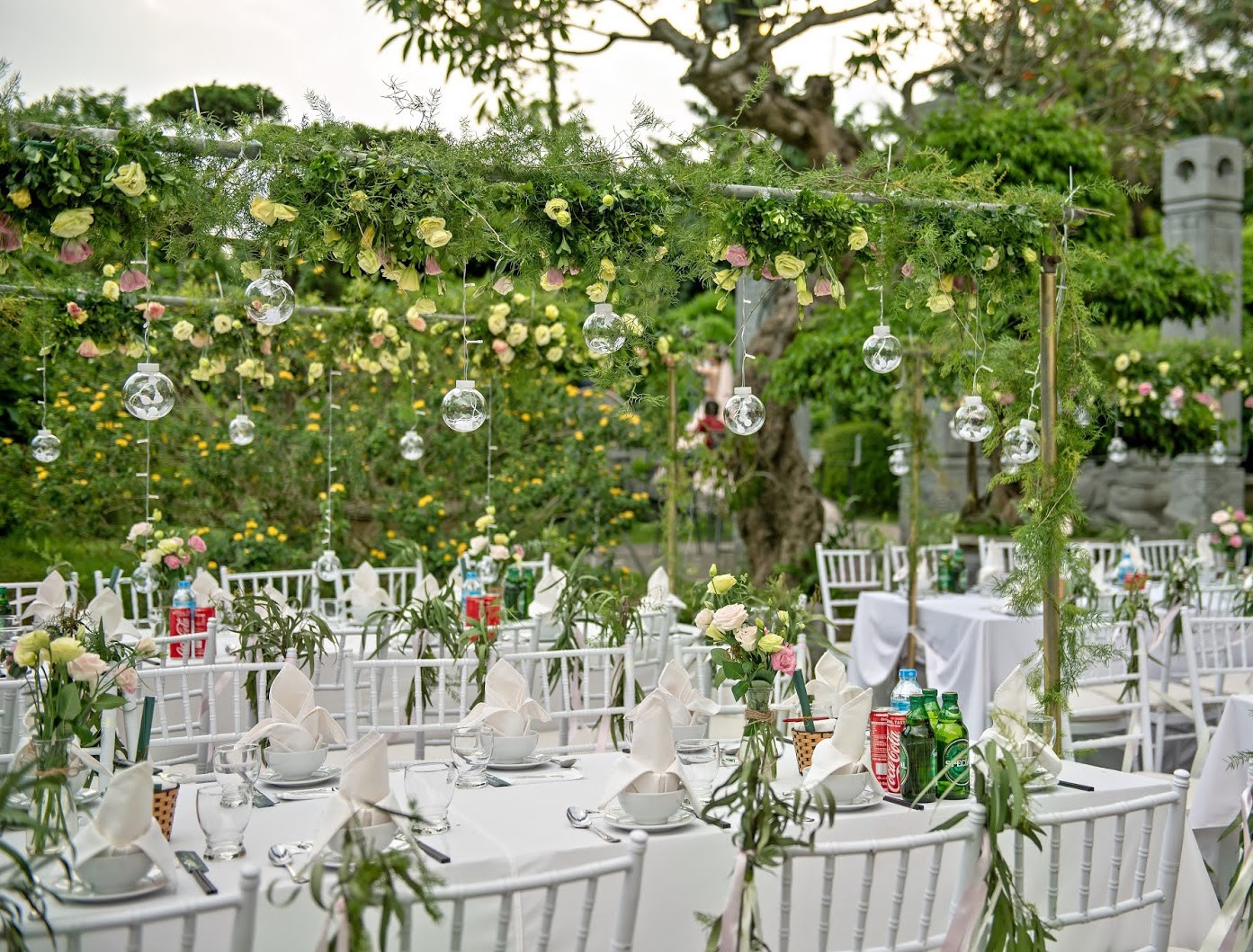 Tổ chức tiệc cưới tại gia vốn là truyền thống của người Việt Nam