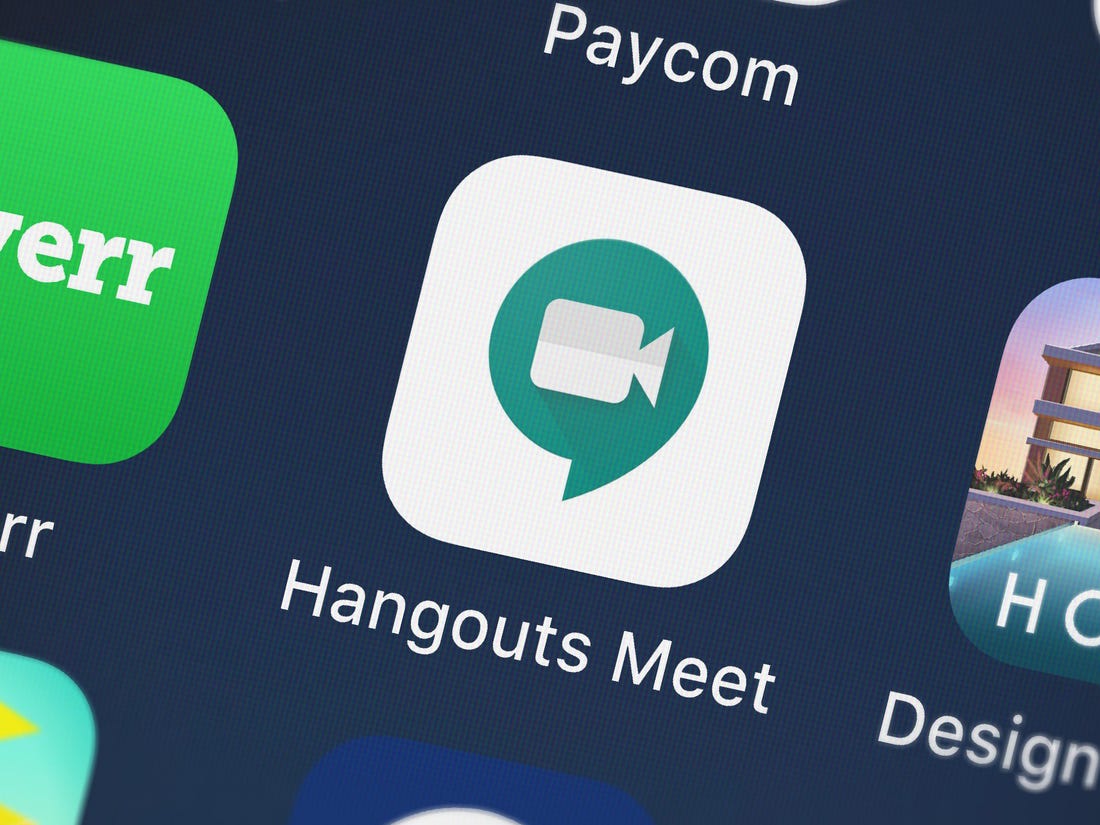 Google Hangouts hỗ trợ bạn nhắn tin, cùng với tính năng trò chuyện