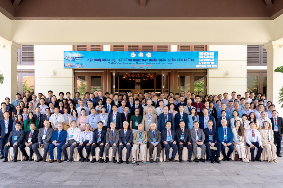 3-bang-ron-chao-mung-dai-bieu-ve-du-hoi-nghi