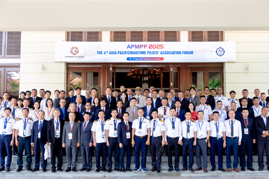 5-bang-ron-chao-mung-dai-bieu-ve-du-hoi-nghi