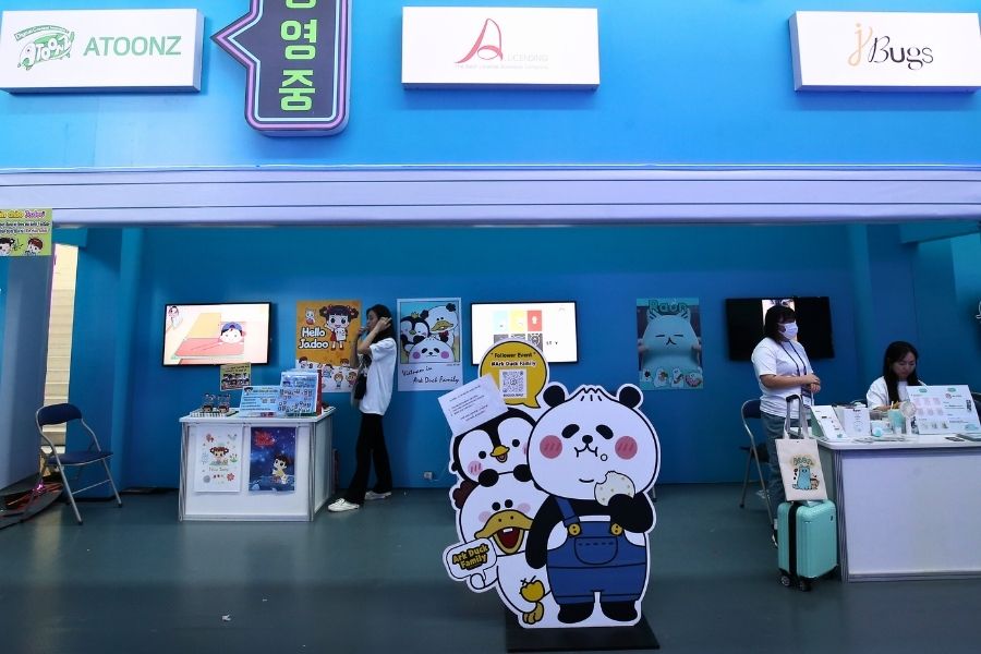 Hướng dẫn thiết kế backdrop hội chợ ấn tượng, nổi bật