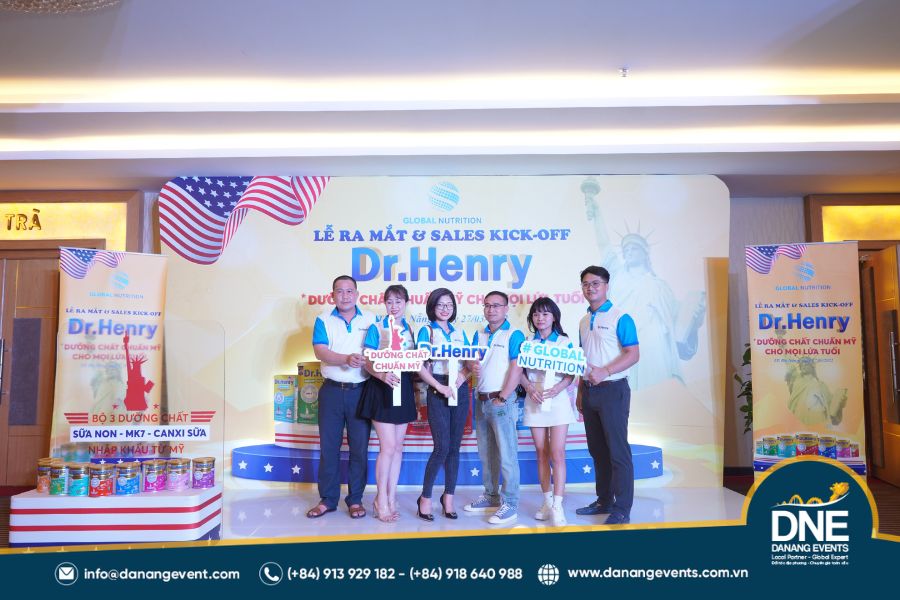 Mẫu backdrop ra mắt sản phẩm đẹp, ấn tượng