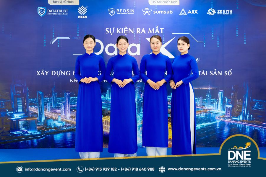 Mẫu backdrop ra mắt sản phẩm đẹp, ấn tượng