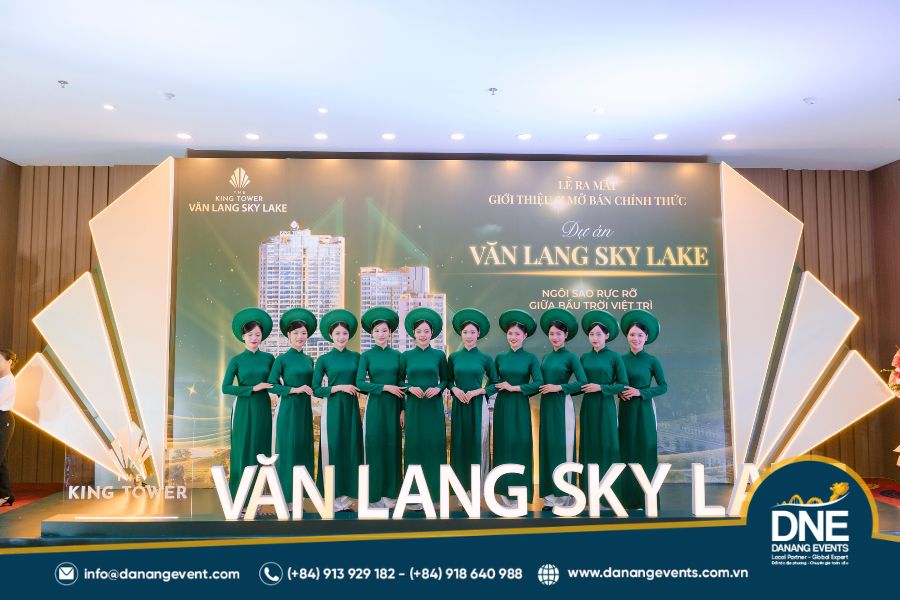 Mẫu backdrop ra mắt sản phẩm đẹp, ấn tượng