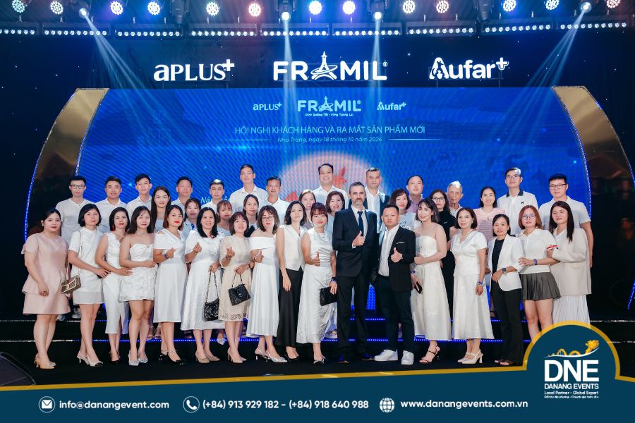 Mẫu backdrop ra mắt sản phẩm đẹp, ấn tượng