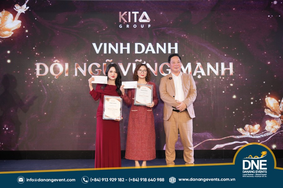 mẫu backdrop vinh danh đẹp, ấn tượng