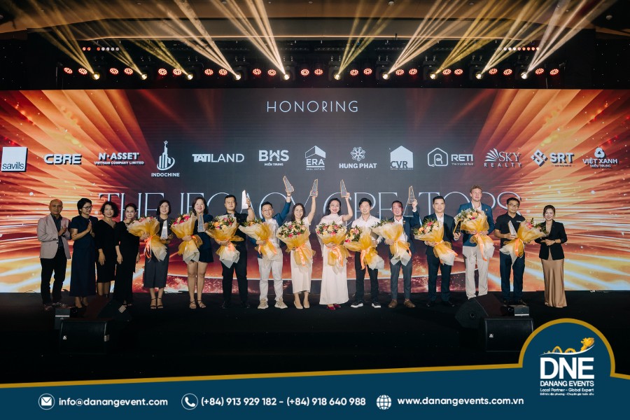 mẫu backdrop vinh danh đẹp, ấn tượng
