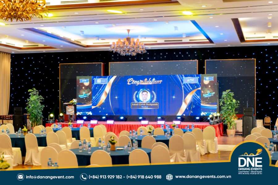 mẫu backdrop vinh danh đẹp, ấn tượng