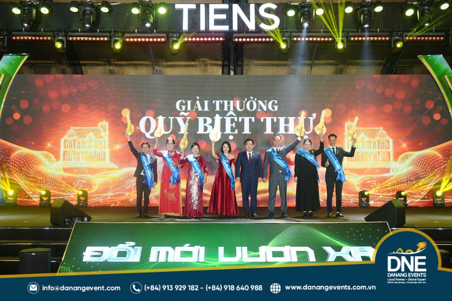 mẫu backdrop vinh danh đẹp, ấn tượng