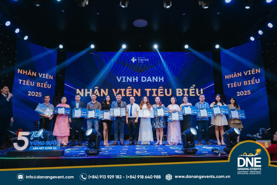 mẫu backdrop vinh danh đẹp, ấn tượng