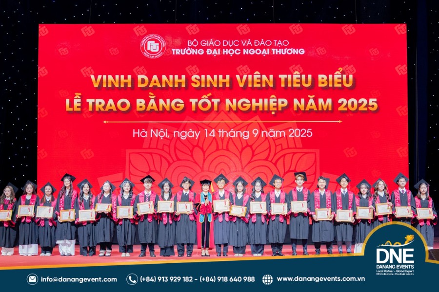 Danang Events cung cấp dịch vụ thiết kế và thi công backdrop vinh danh theo yêu cầu tại Đà Nẵng