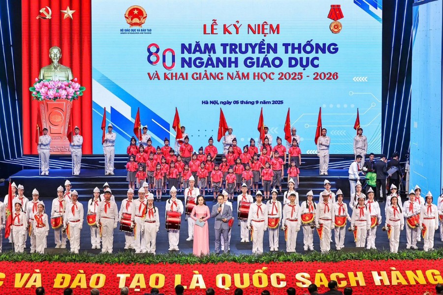mẫu backdrop khai giảng ấn tượng cho năm học mới