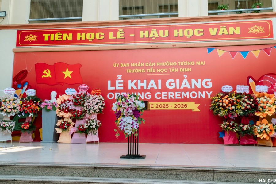 mẫu backdrop khai giảng ấn tượng cho năm học mới