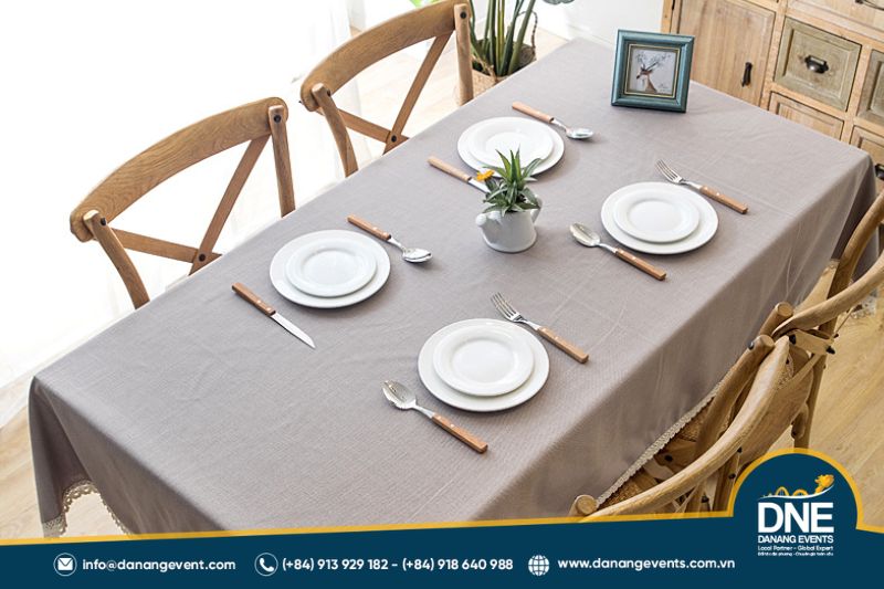 khan-trai-ban-hoi-nghi-11