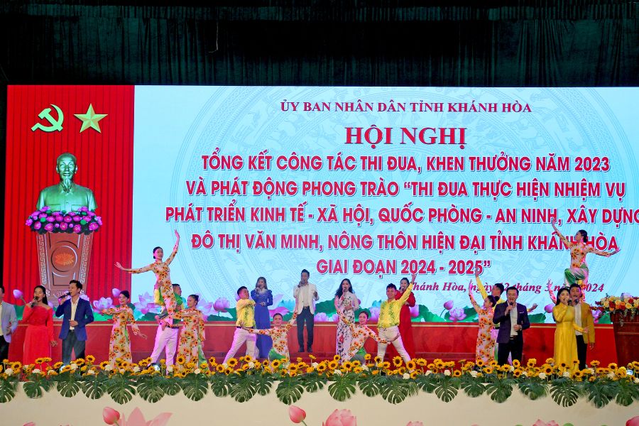 Mẫu lời dẫn chương trình hội nghị tổng kết chi tiết