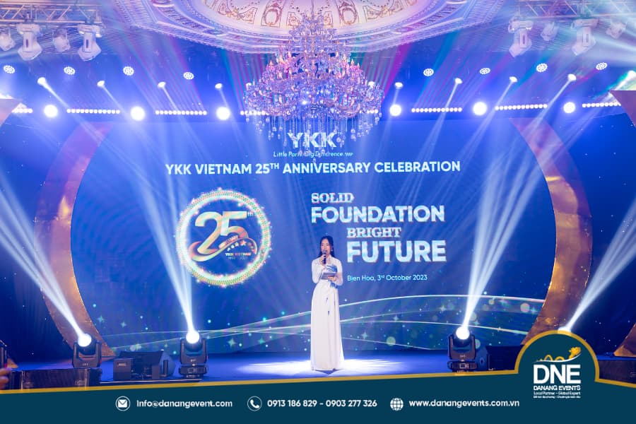 mau-backdrop-ky-niem-thanh-lap-cong-ty-11