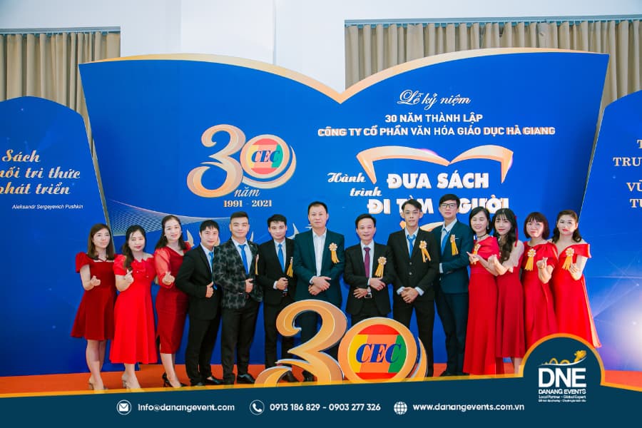 mau-backdrop-ky-niem-thanh-lap-cong-ty-16