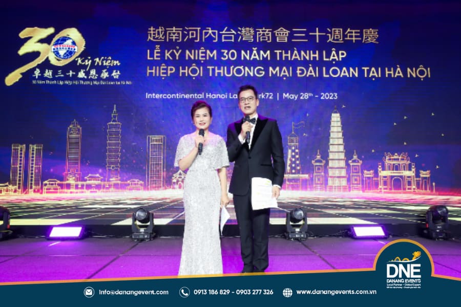 mau-backdrop-ky-niem-thanh-lap-cong-ty-17