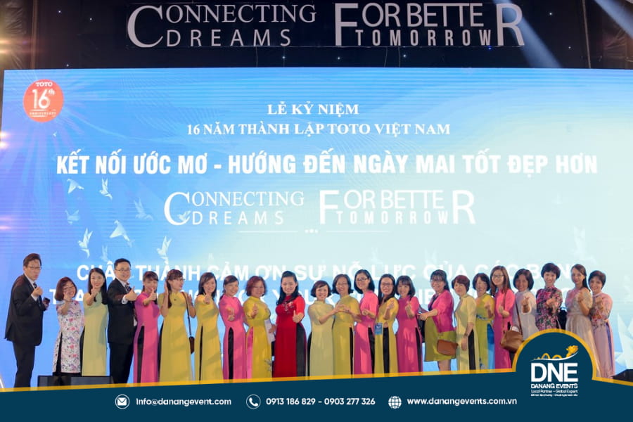 mau-backdrop-ky-niem-thanh-lap-cong-ty-5