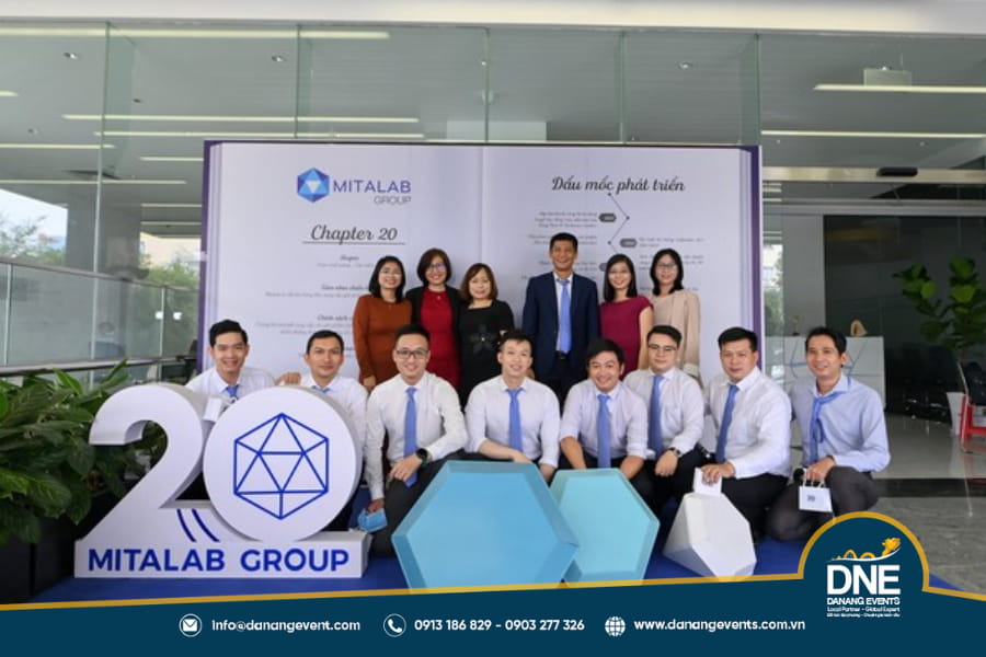 mau-backdrop-ky-niem-thanh-lap-cong-ty-7