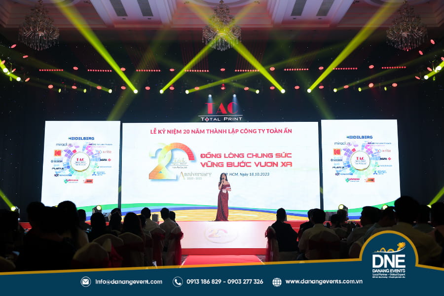 mau-backdrop-ky-niem-thanh-lap-cong-ty-9