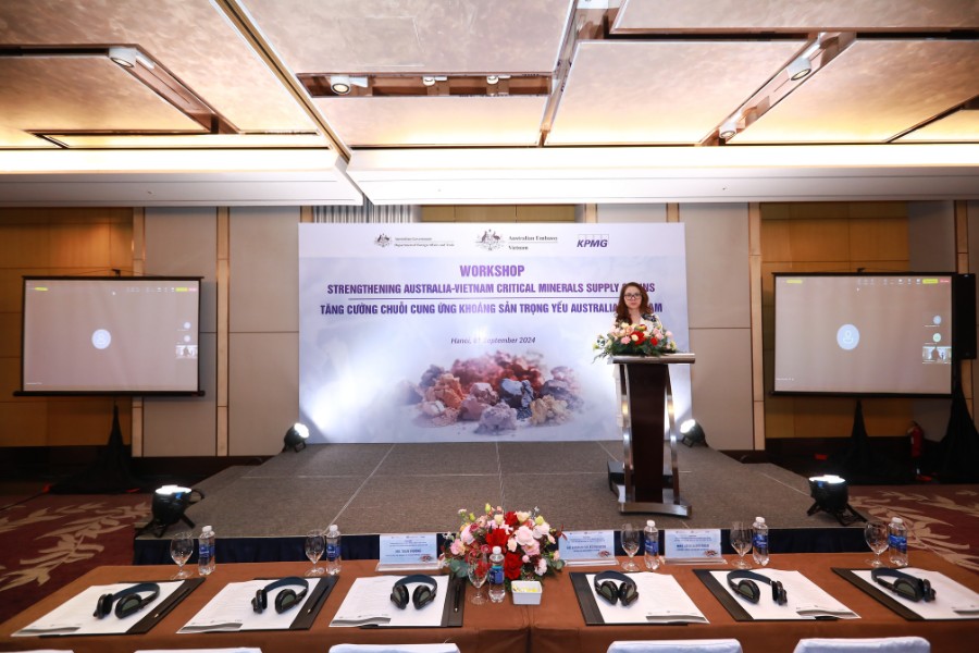 dịch vụ cho thuê máy chiếu màn chiếu của Danang Events