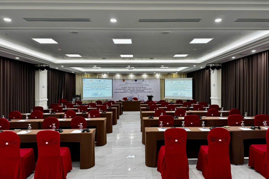 dịch vụ cho thuê máy chiếu màn chiếu của Danang Events