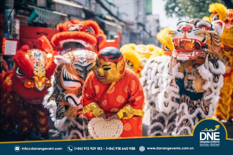 mua-lan-khai-truong-2