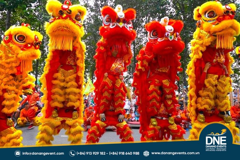 mua-lan-khai-truong-3