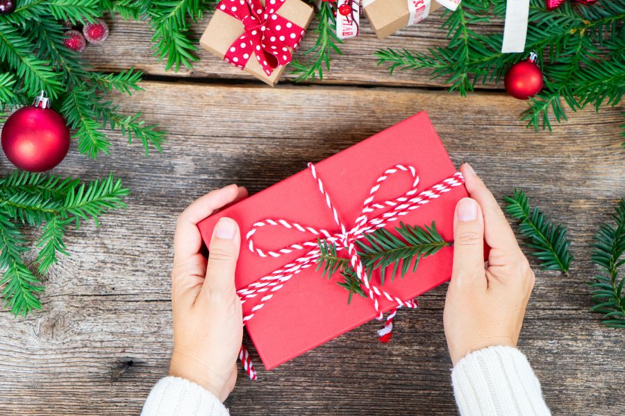 Gợi ý 20+ ý tưởng tặng quà giáng sinh ý nghĩa cho mọi người