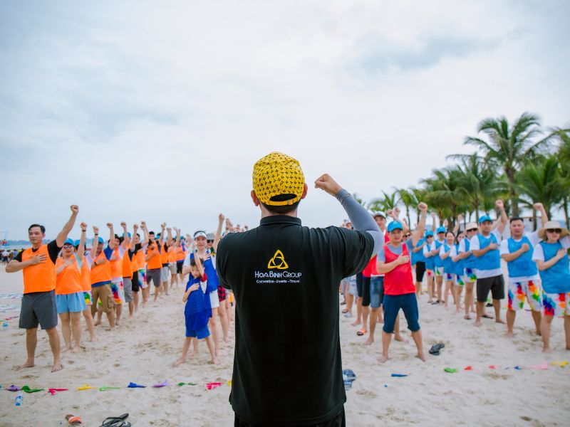 Người quản trò team building chịu trách nhiệm xử lý những tình huống phát sinh trong chương trình