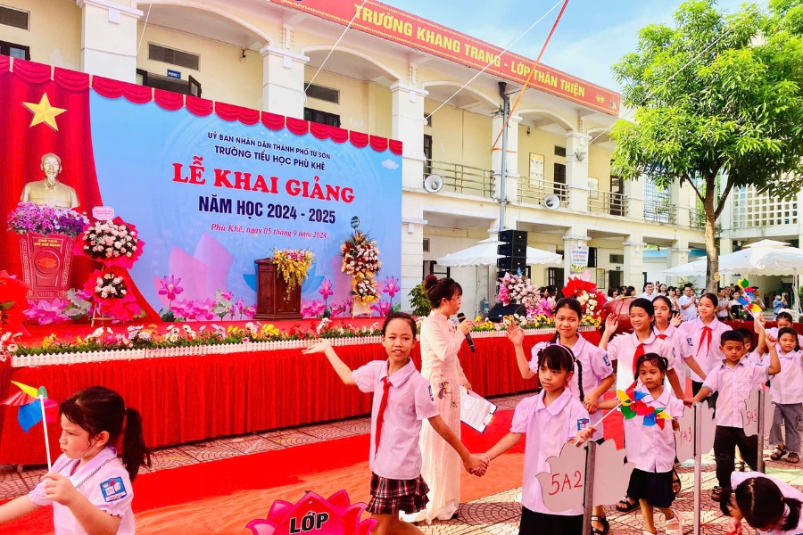 san-khau-khai-giang-1