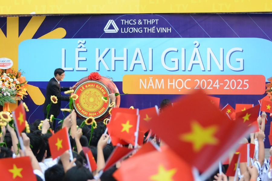 san-khau-khai-giang-3