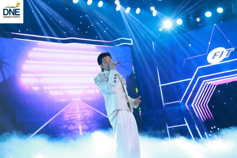 Chi phí thuê ca sĩ nổi tiếng là bao nhiêu?