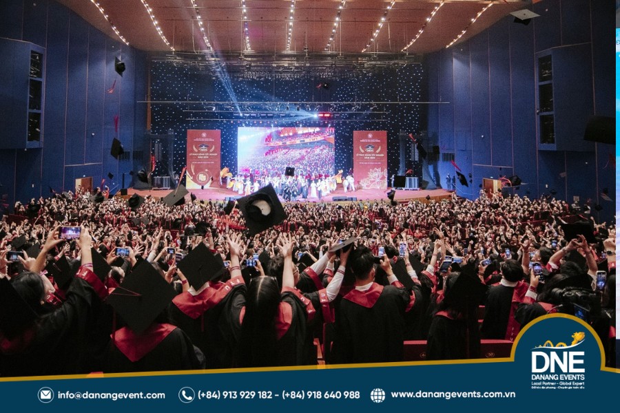 Lễ tốt nghiệp và trao bằng