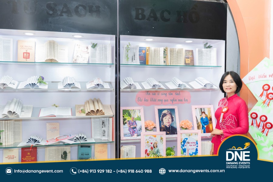 Trang trí 20/11 bằng ảnh kỷ niệm theo dòng thời gian Trang trí 20/11 bằng ảnh kỷ niệm theo dòng thời gian