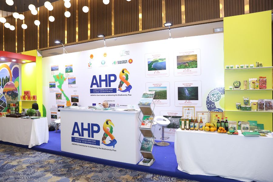 trang-tri-gian-hang-hoi-cho-1