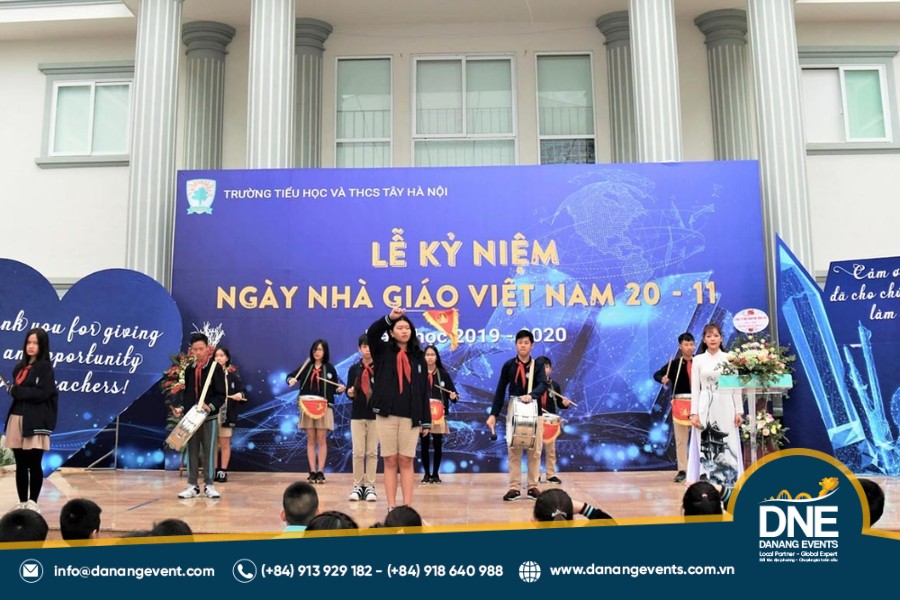 mẫu trang trí sân khấu 20/11