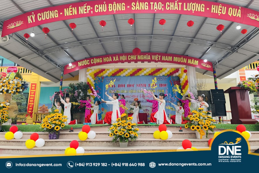 Ý tưởng trang trí sân khấu 20/11 đẹp và ấn tượng