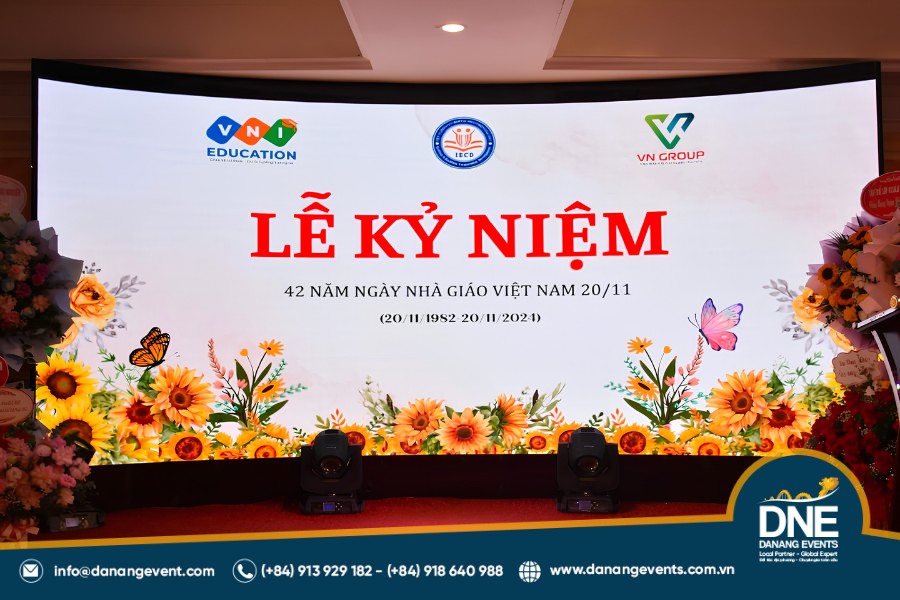 mẫu trang trí sân khấu 20/11